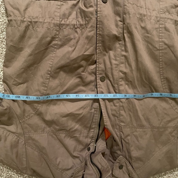 Winter Coat excellent condition. Small but loose - Picture 5 of 6